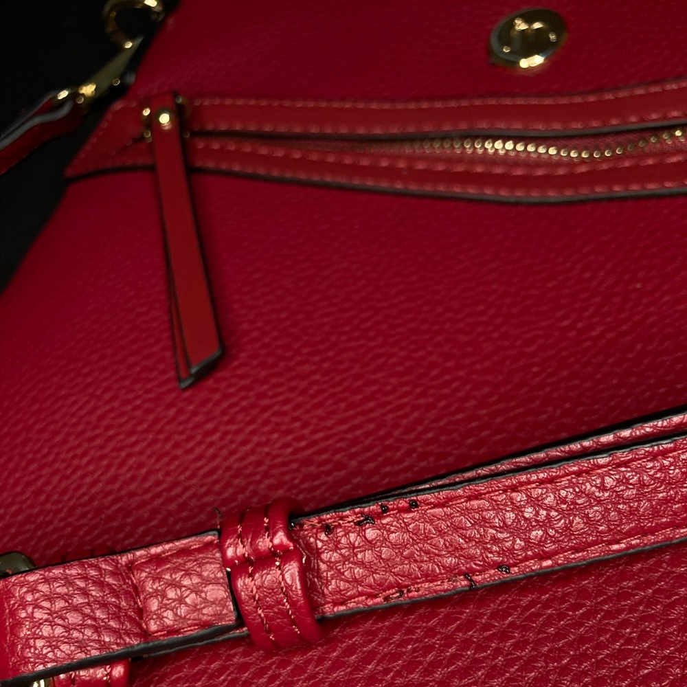Jessica Moore Women Venture Crossbody Bag Berry